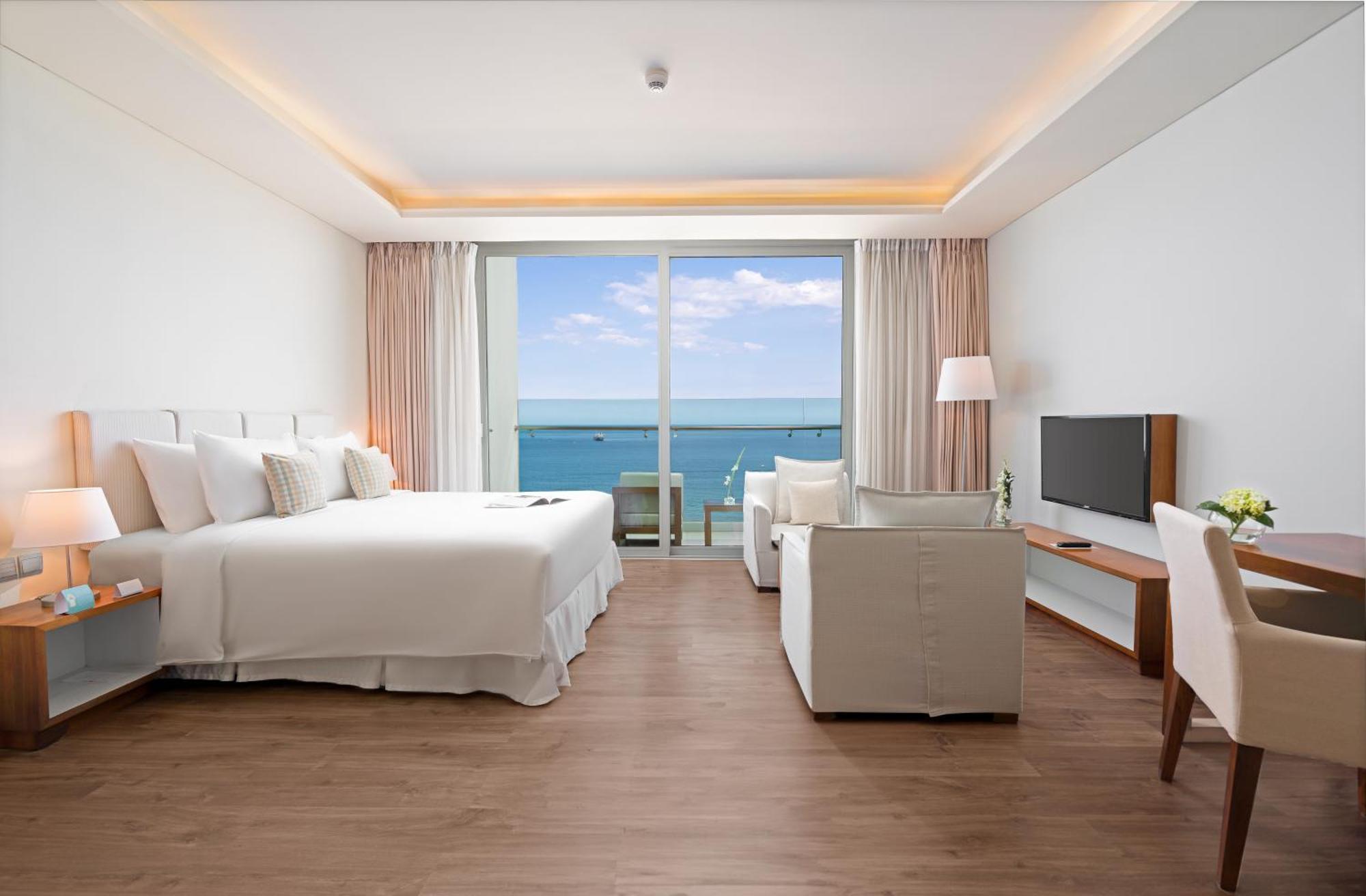 A La Carte Da Nang Beach Exterior photo